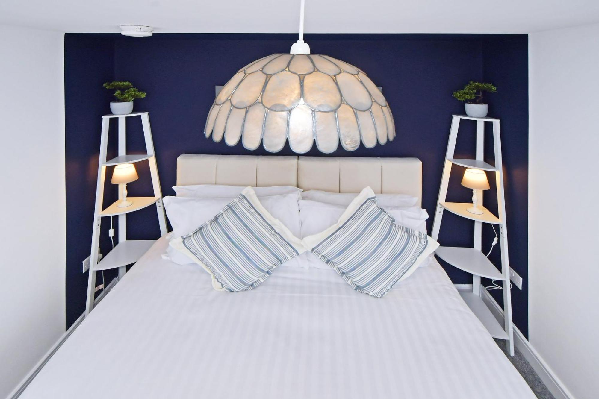 Sapphire Apartments By Yourstays - Luxury 2 Bedroom Apartments In Кру Экстерьер фото
