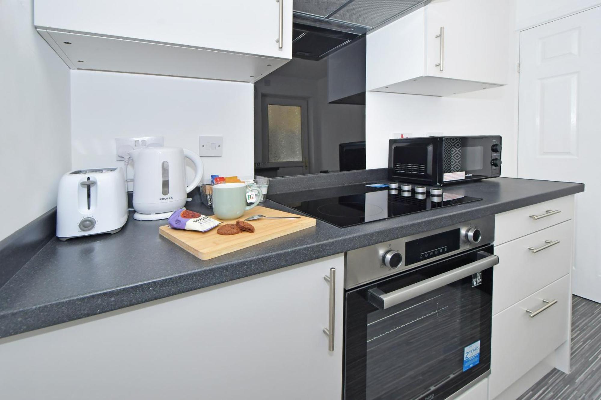 Sapphire Apartments By Yourstays - Luxury 2 Bedroom Apartments In Кру Экстерьер фото