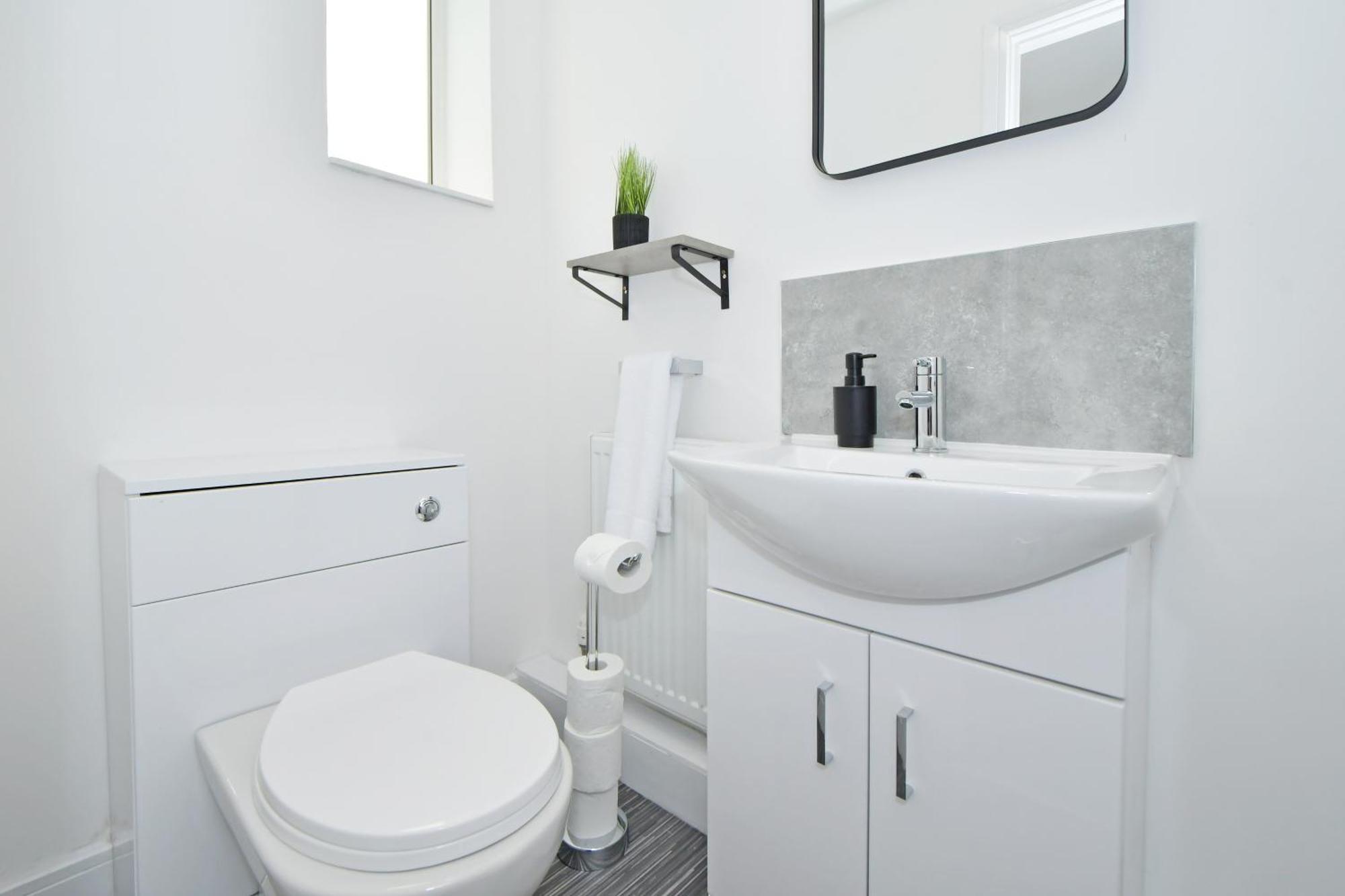 Sapphire Apartments By Yourstays - Luxury 2 Bedroom Apartments In Кру Экстерьер фото