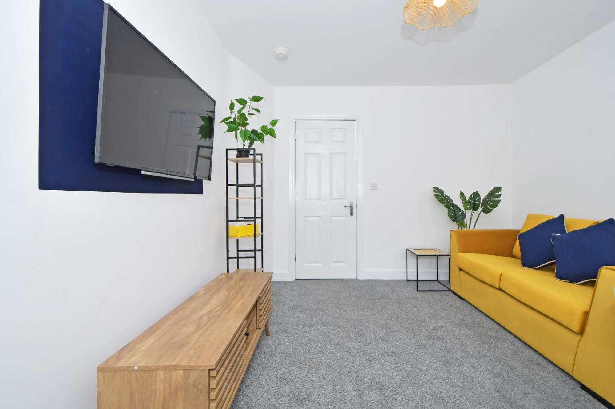 Sapphire Apartments By Yourstays - Luxury 2 Bedroom Apartments In Кру Экстерьер фото